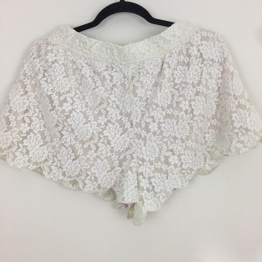 FREE PEOPLE high waist lace shorts medium size - Picture 7 of 8